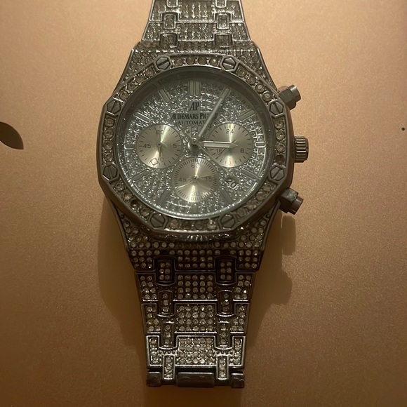 AP watch - Picture 1 of 1